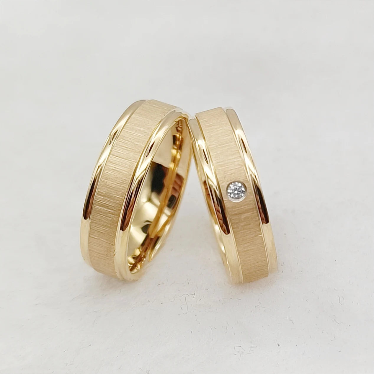 Conjunto Anillos Boda Harmony Oro 18K Pareja | Acero Quirúrgico Promesa