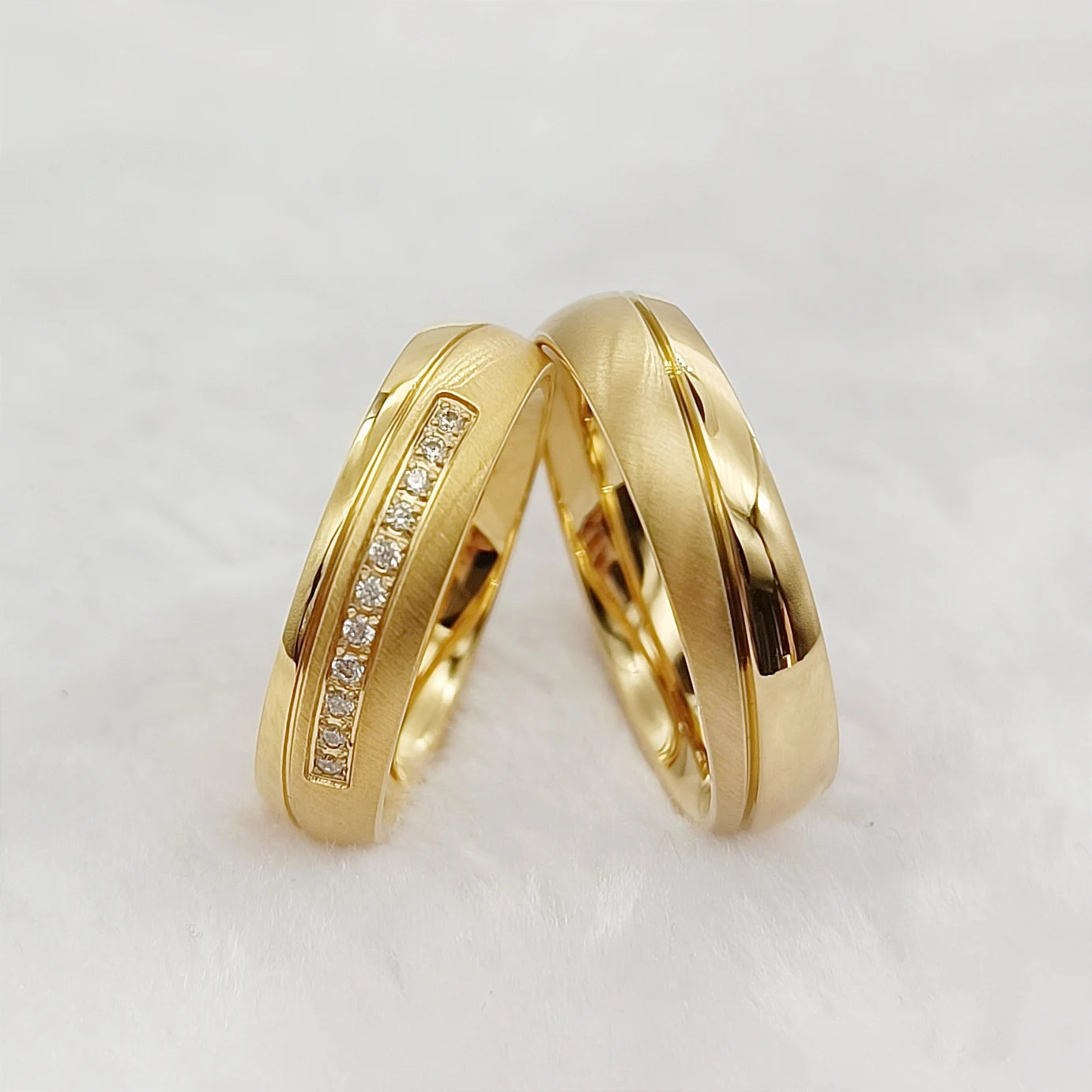 Conjunto Anillos Boda Harmony Oro 18K Pareja | Acero Quirúrgico Promesa