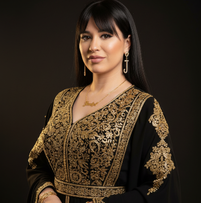 Jennifer con vestido Dubai y cabello hacia adelante